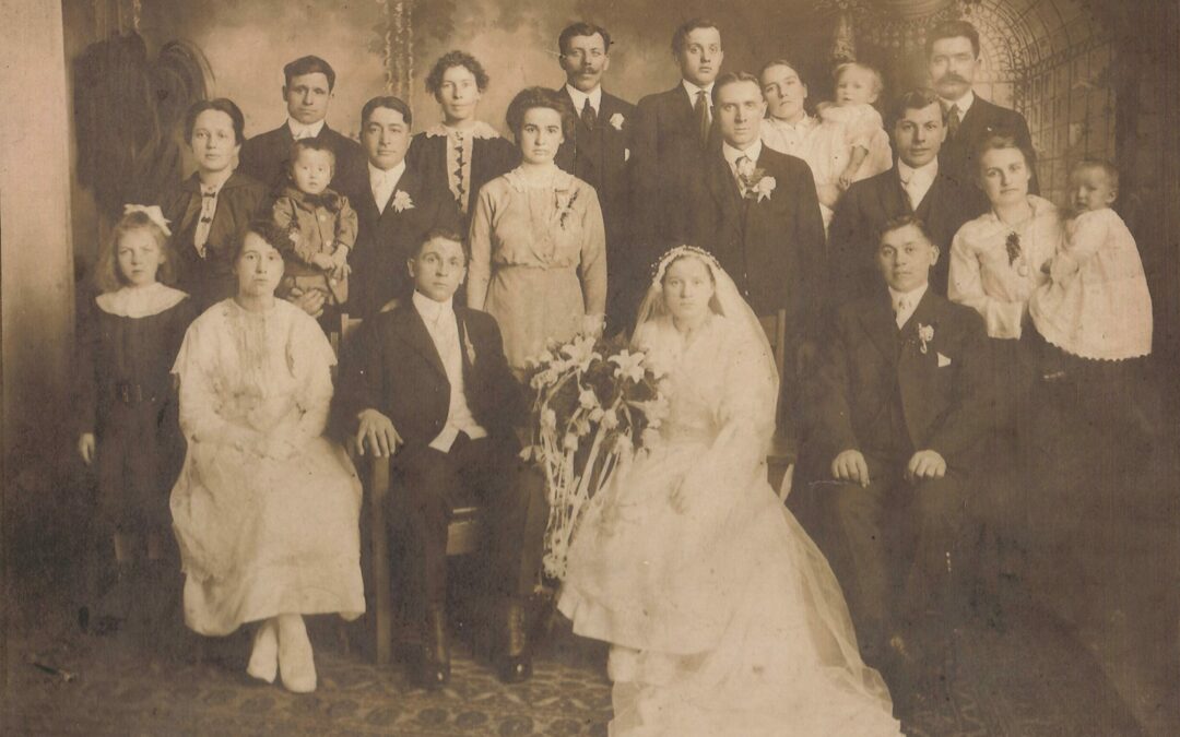 Wedding photo of Polish immigrants in Buffalo, NY circa 1915